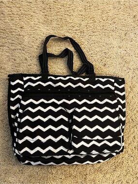 Thirty-One Limited Edition Reversible Tote Bag cooler pocket laptop sleeve